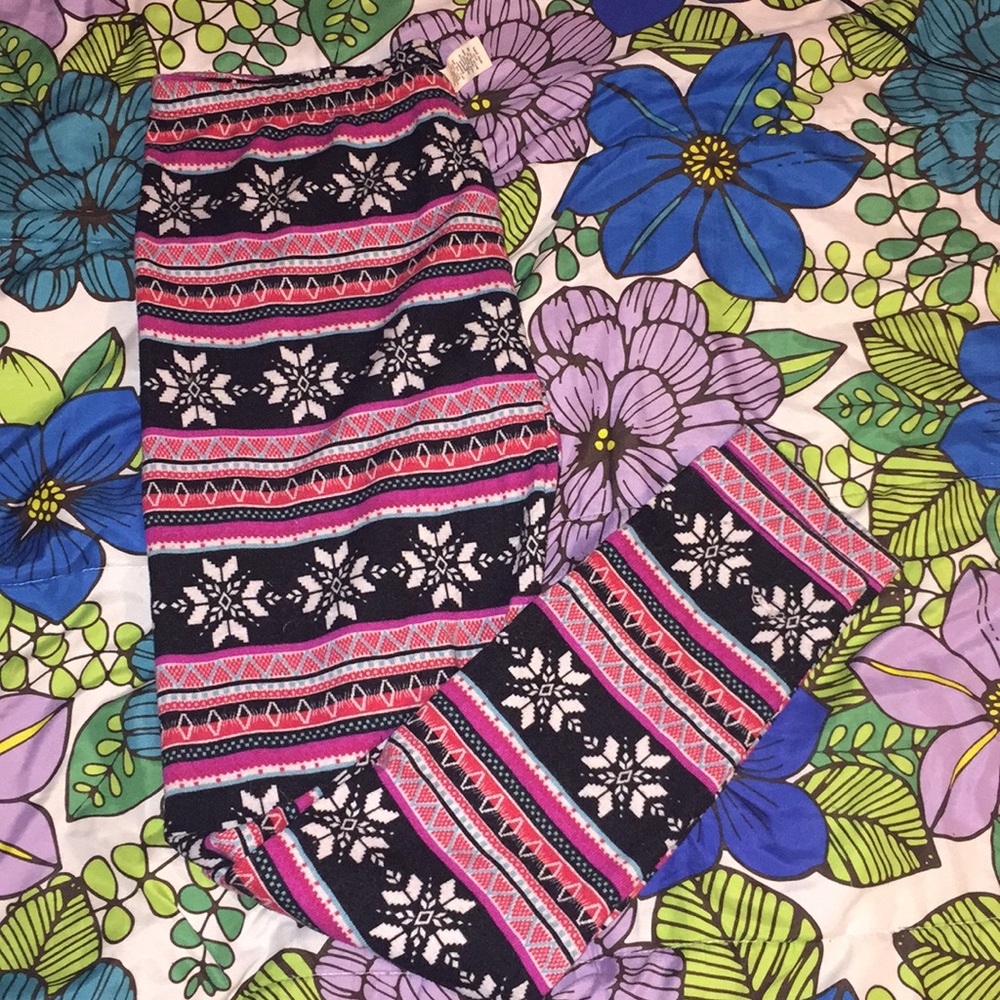 NWOT Girls Pink Rose XL Tribal Print Leggings